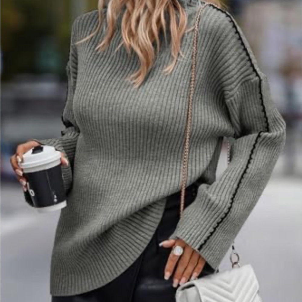Pretty Garden Gray Mock Turtleneck Chunky Knit Sweater with Black Stitching